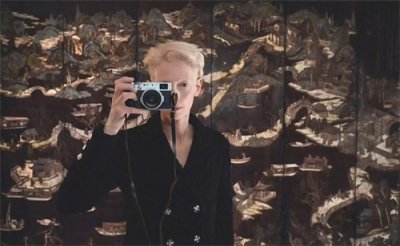 ​香奈儿杭州秀：张钧甯头发油腻，陈伟霆大姨相，50岁周迅暴露年龄