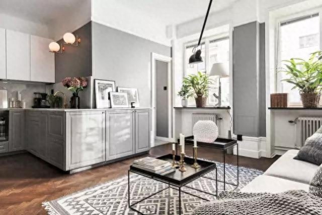 不懂艺术的人就别看了，“奶奶灰”的色彩，不是你我能够欣赏的