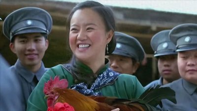 ​戏里“土得掉渣”，戏外嫁帅气老公，生一子幸福美满