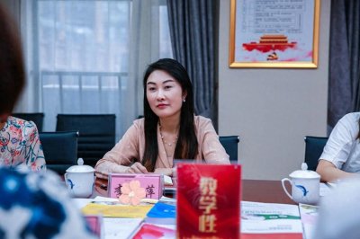 ​长沙44岁美女干部不雅聊天流出，其身份被扒，21天前曾公开露面