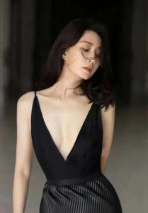 ​殷桃，性感女神，性感照片曝光引发热议