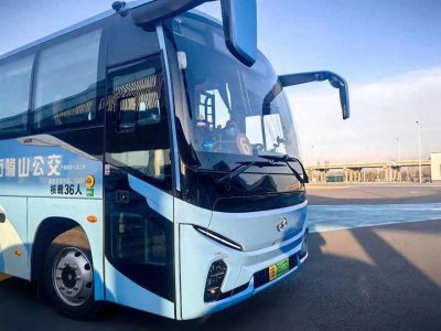 ​新政策，65岁就能免费乘车，老人出行不再难