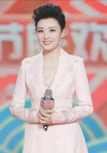 ​世上女人千千万，周涛这样最罕见，难怪当年被视为董卿的假想敌