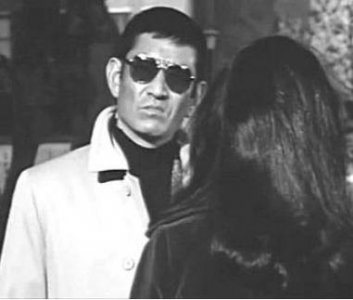 ​越南帮瞧不起新来的大圈仔，蔑说8个字，1年后被迫搬家