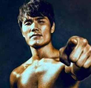 ​姜春鹏飘了！豪言：我KO方便最多只要2回合，他已老得不成样了