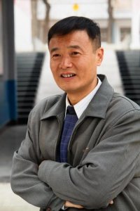 ​演员孙松出演《渴望》走红，与妻子侯继林相亲相爱多年