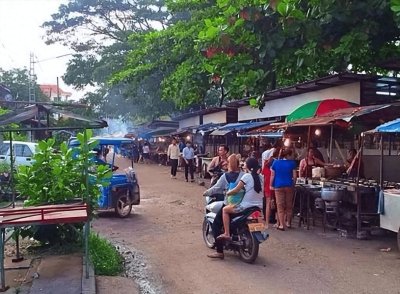 ​老挝面积23.62万平方公里，年产239万吨粮食，广西23.7万年产多少