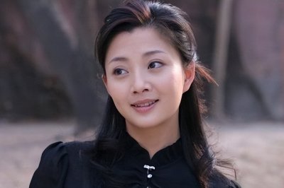 ​前夫入狱10年，与李金羽无疾而终，“水蜜桃”殷桃如今怎样了？