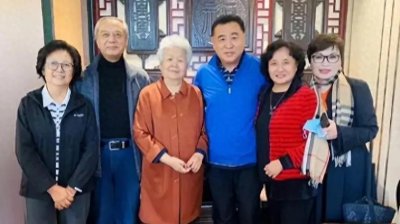 ​惊爆！邢质斌近照曝光，白发变＂老太太＂，引发网友热议！