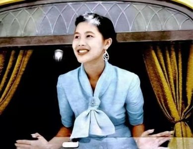 ​泰王后诗丽吉：万千宠爱于一身，为何偏要红杏出墙，偷情还被发现
