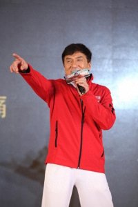 ​不肯删减，无缘内地，成龙唯一一部内地“禁片”！《新宿事件》