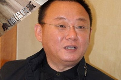 ​49岁小品演员邵峰生活近照，8次登上春晚，出道多年却默默无闻