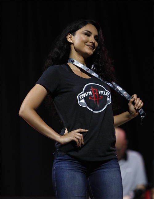 篮球——NBA：火箭队发布新赛季队标和比赛服