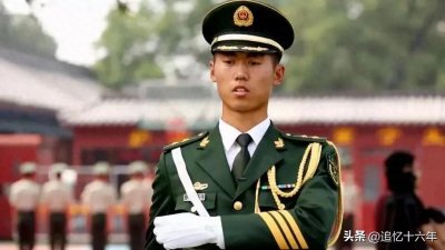 ​张自轩，退役后辞去“铁饭碗”工作，选择当网红，他会后悔吗？