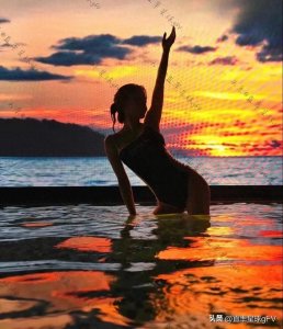 ​43岁蔡依林韩国度假晒泳装照，好身材引人注目，网友：越活越年轻