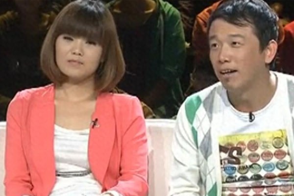 45岁潘斌龙一家近照，最红小人物，师从冯巩，因舞蹈与妻子结缘