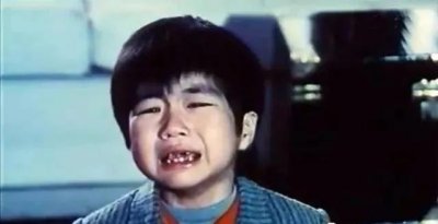 ​谢小鱼演《妈妈再爱我一次》干爹再难捧红，曾收获观众一条河眼泪