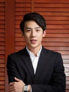 ​富二代陈俊宇（潮汕首富之子家里一辆奔驰宝马都没）