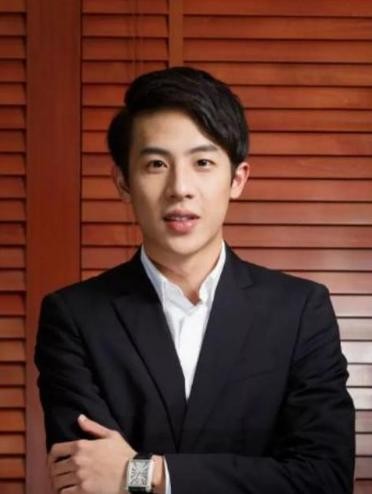 富二代陈俊宇（潮汕首富之子家里一辆奔驰宝马都没）