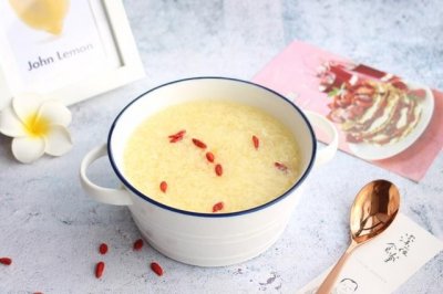 ​清甜可口的玉米蛋花羹，做法简单又省事，孩子喝了一碗又一碗