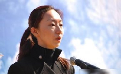 ​侯瓒作为侯耀文的长女，她是怎么样评价郭德纲的？