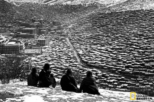 最后的心灵净土：色达五明佛学院