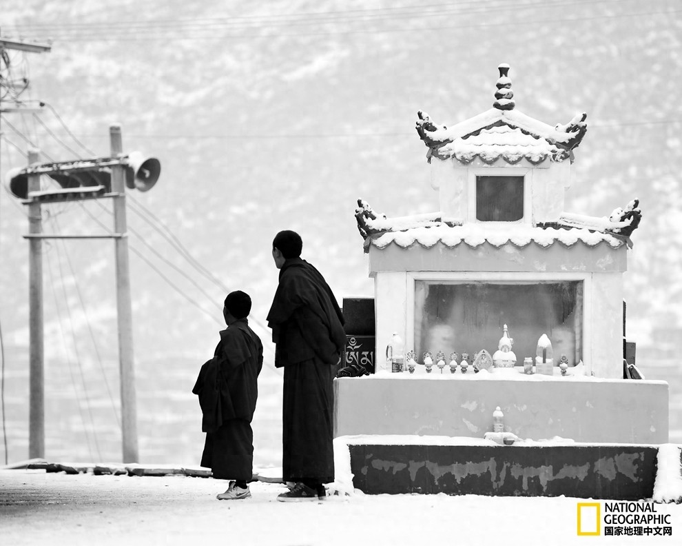 最后的心灵净土：色达五明佛学院