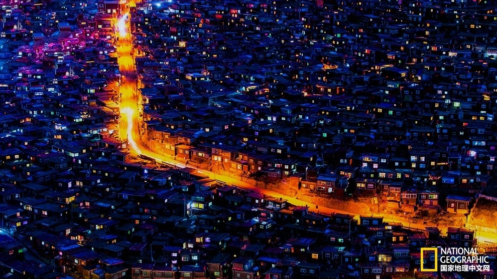 最后的心灵净土：色达五明佛学院