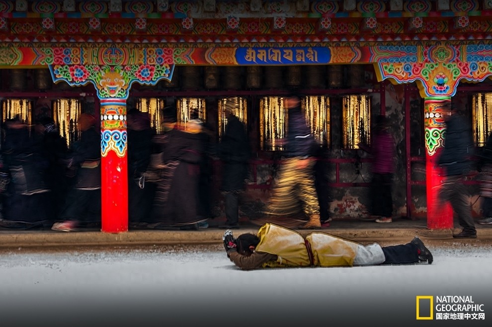 最后的心灵净土：色达五明佛学院