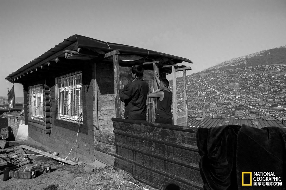 最后的心灵净土：色达五明佛学院