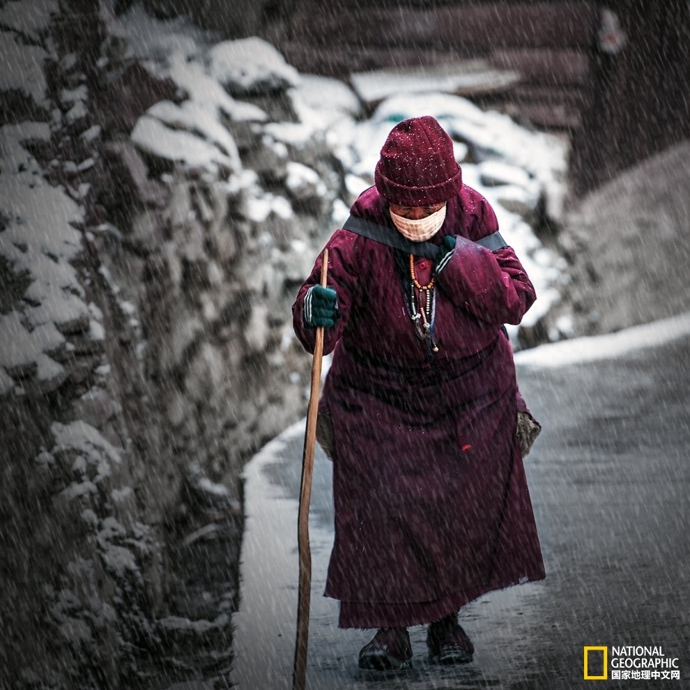 最后的心灵净土：色达五明佛学院