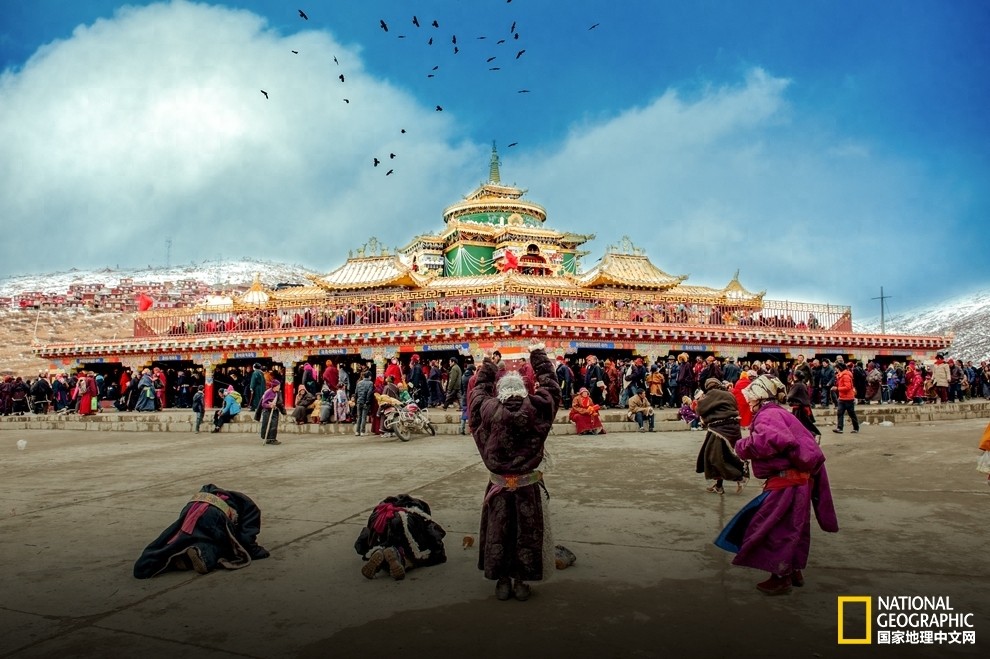 最后的心灵净土：色达五明佛学院