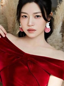 ​陈妍希、从“国民初恋”到多面艺人的脱变