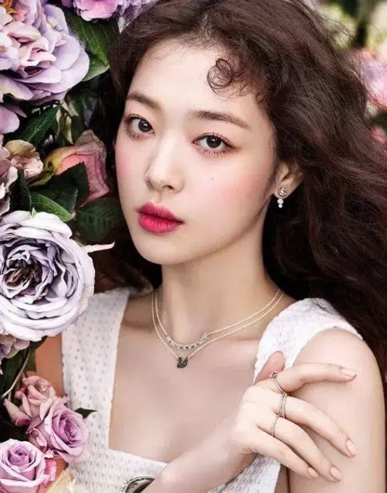 韩国人称“人间水蜜桃”的纯欲少女：崔雪莉甜美高清写真合集