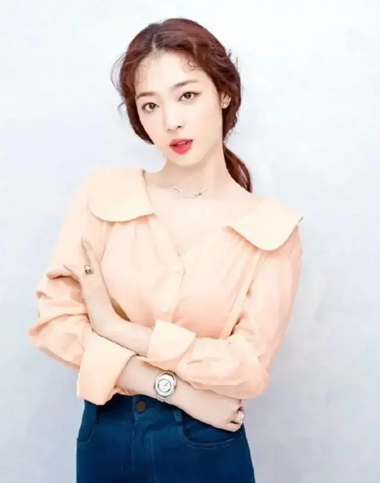 韩国人称“人间水蜜桃”的纯欲少女：崔雪莉甜美高清写真合集