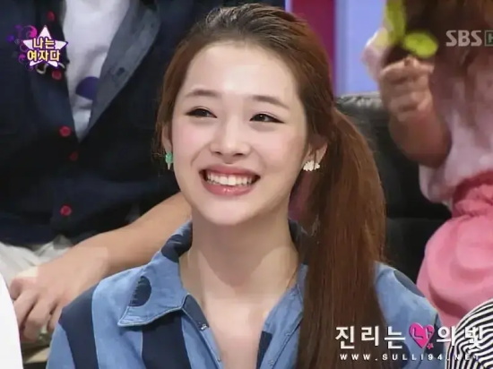 韩国人称“人间水蜜桃”的纯欲少女：崔雪莉甜美高清写真合集