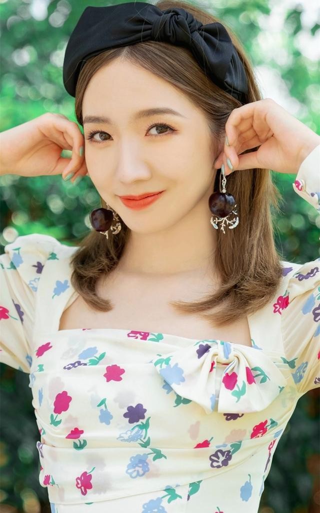 孟美岐个人资料介绍（孟美岐高清时尚美图壁纸）