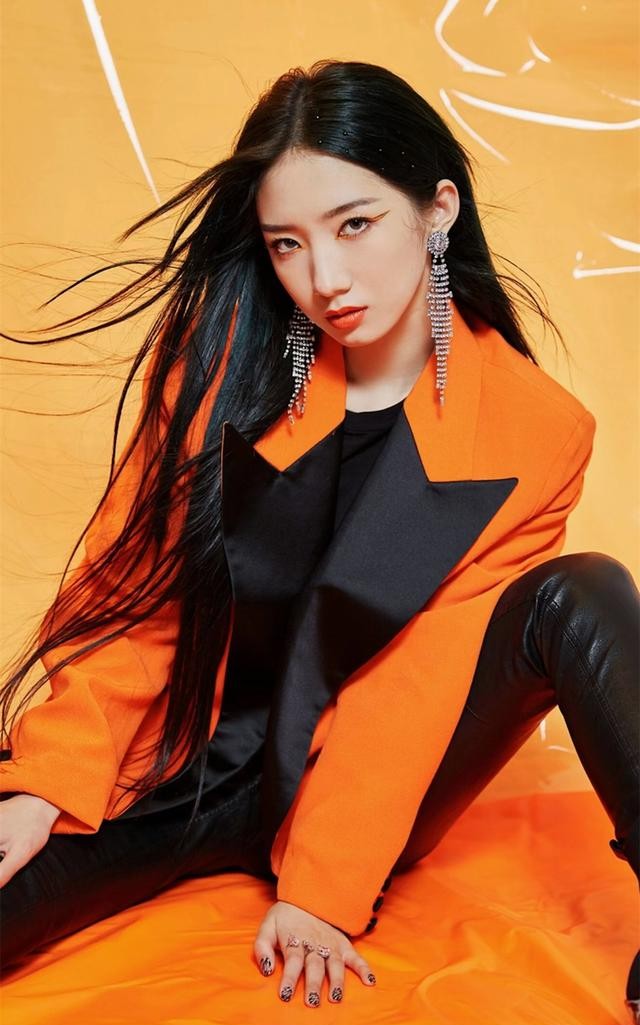 孟美岐个人资料介绍（孟美岐高清时尚美图壁纸）