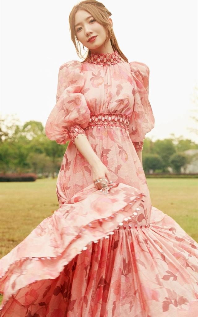 孟美岐个人资料介绍（孟美岐高清时尚美图壁纸）