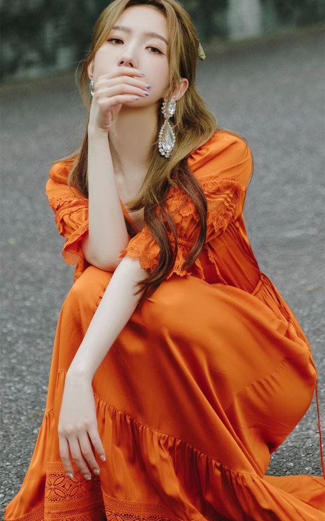 孟美岐个人资料介绍（孟美岐高清时尚美图壁纸）