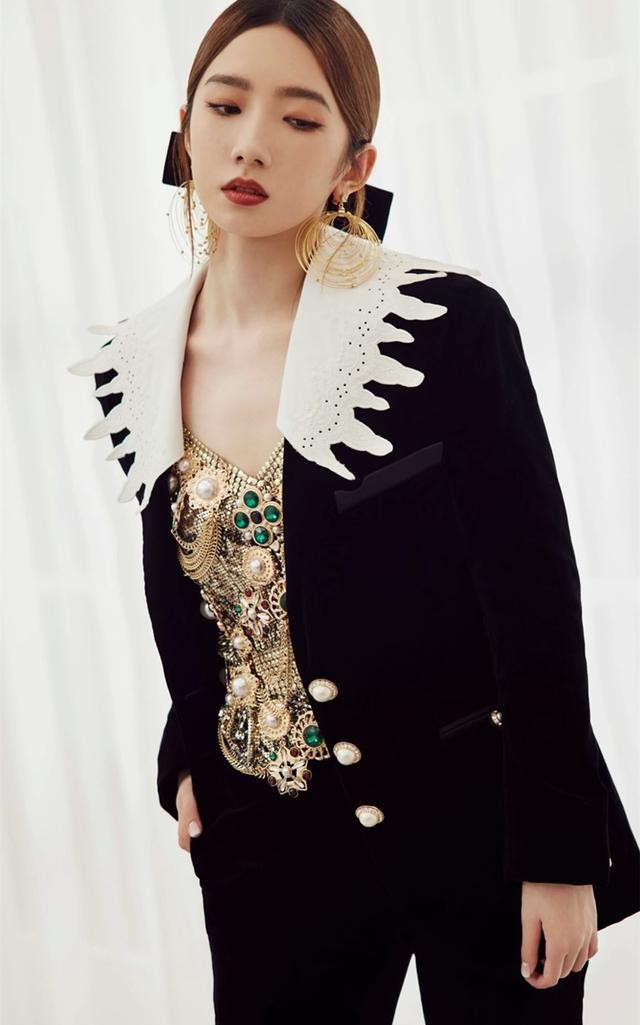 孟美岐个人资料介绍（孟美岐高清时尚美图壁纸）