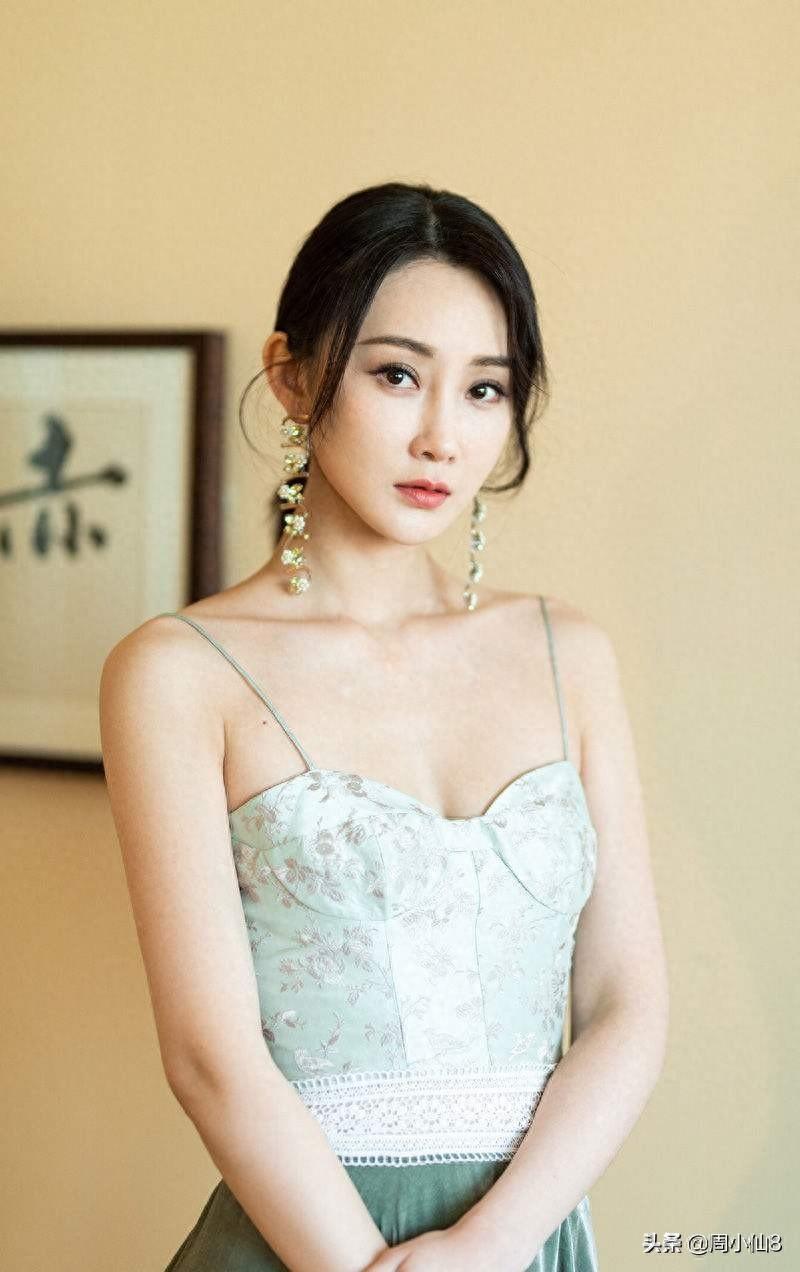 明星林鹏，娱乐圈影视演员，率真爽朗，被誉为演艺圈“纯洁天使”