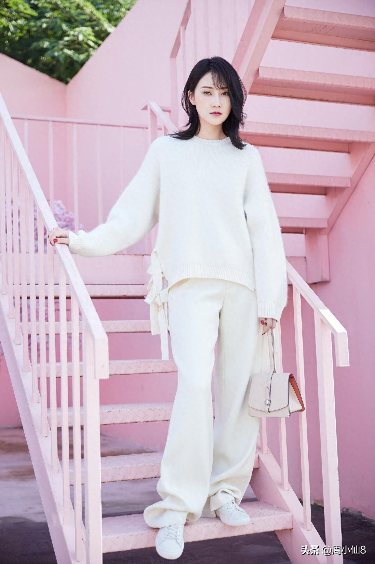 明星林鹏，娱乐圈影视演员，率真爽朗，被誉为演艺圈“纯洁天使”