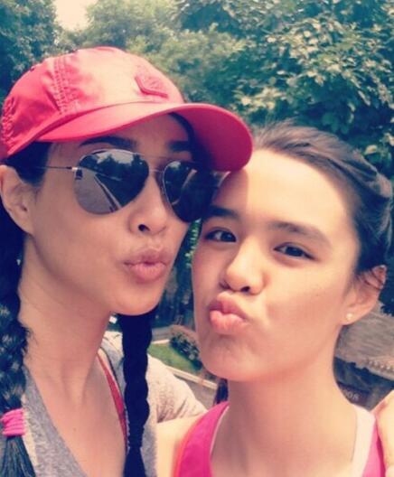 钟丽缇大女儿是混血吗