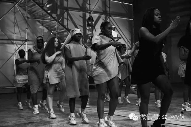 巴黎超经典时装秀（让人脸红心跳的69式走秀）(9)