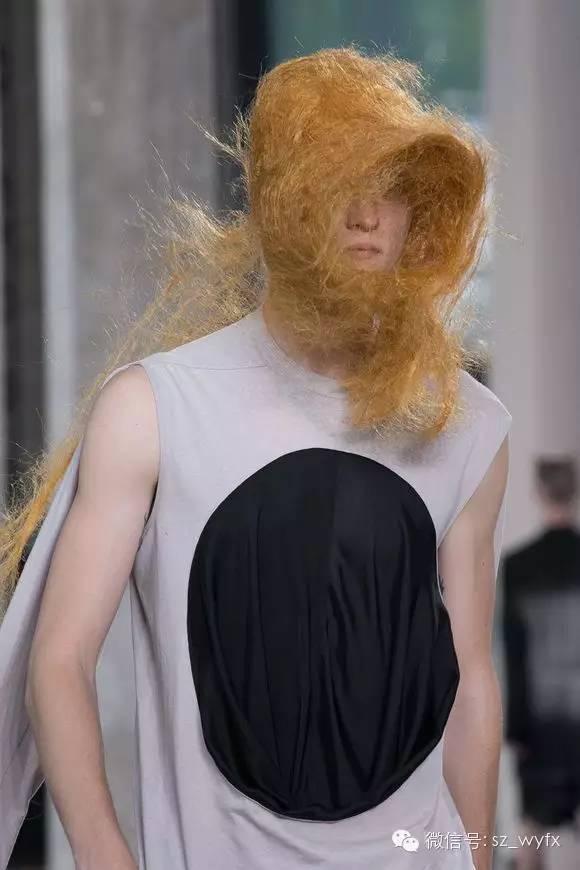 巴黎超经典时装秀（让人脸红心跳的69式走秀）(10)