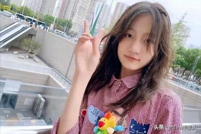 ​童星玲玲：从荧幕女儿到演艺新星的蜕变之路