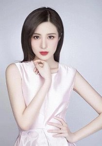 ​邬倩倩肌肤白皙，外形温文尔雅，给人一种非常有气质的感觉