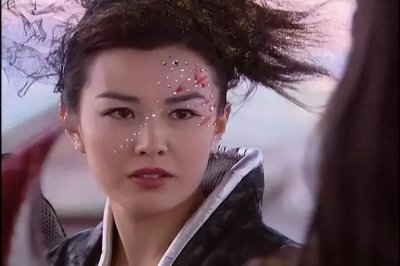 ​落选港姐，成风月片女神，嫁入豪门18年，如今靠直播带货生活？