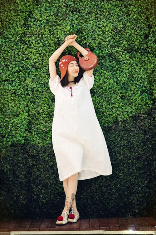 她清丽脱俗，对角色拿捏到位，被评为”催泪天使“